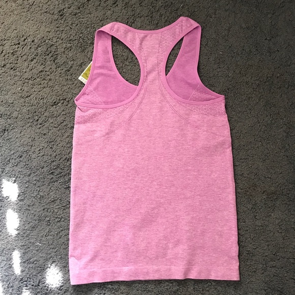 Racerback workout tank - Picture 4 of 4